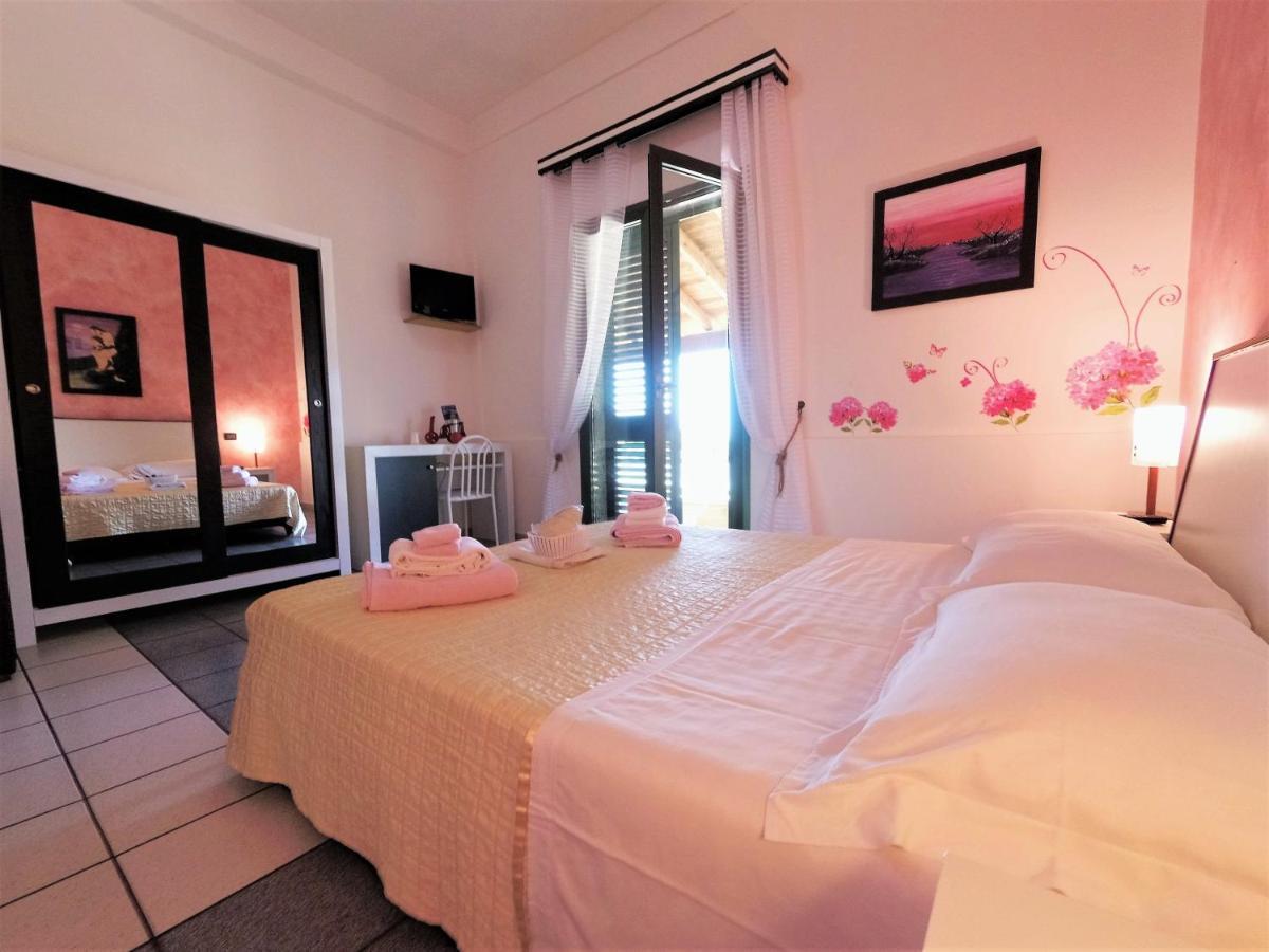 Hotel Alba Chiara Sant'Andrea Salento Buitenkant foto