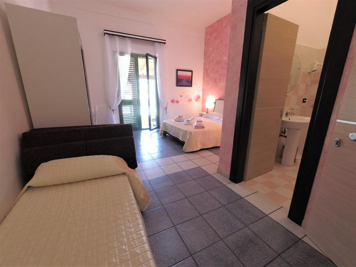 Hotel Alba Chiara Sant'Andrea Salento Buitenkant foto