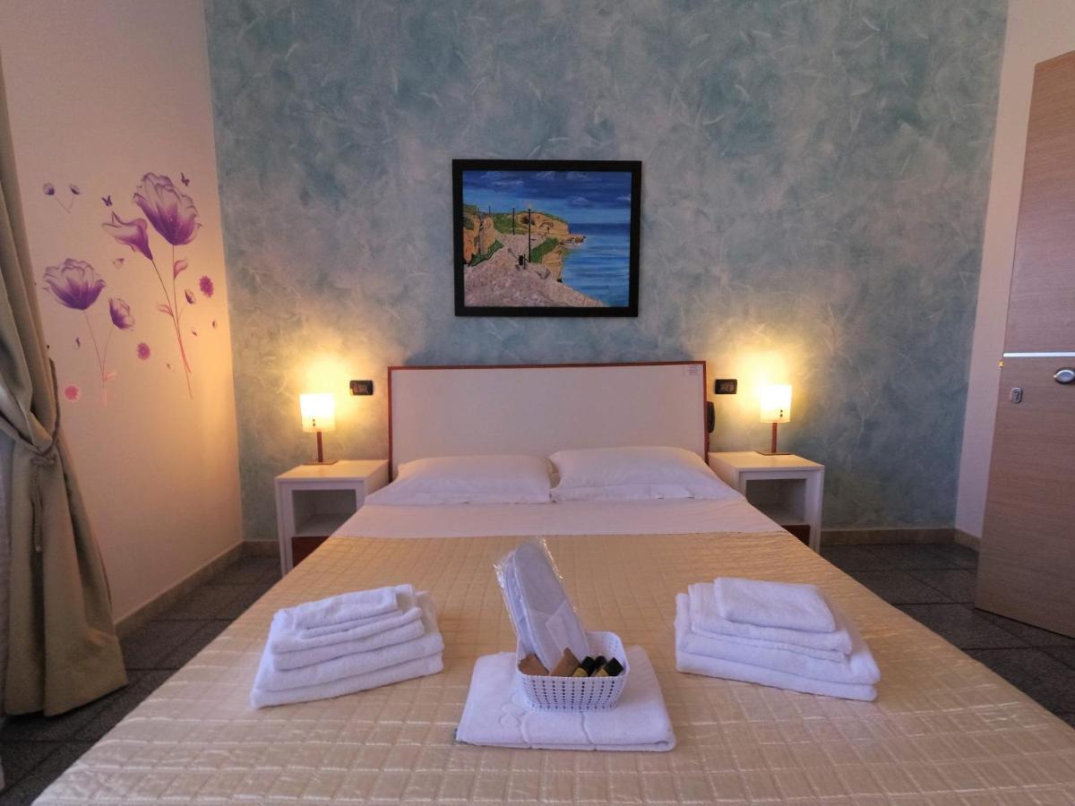 Hotel Alba Chiara Sant'Andrea Salento Buitenkant foto
