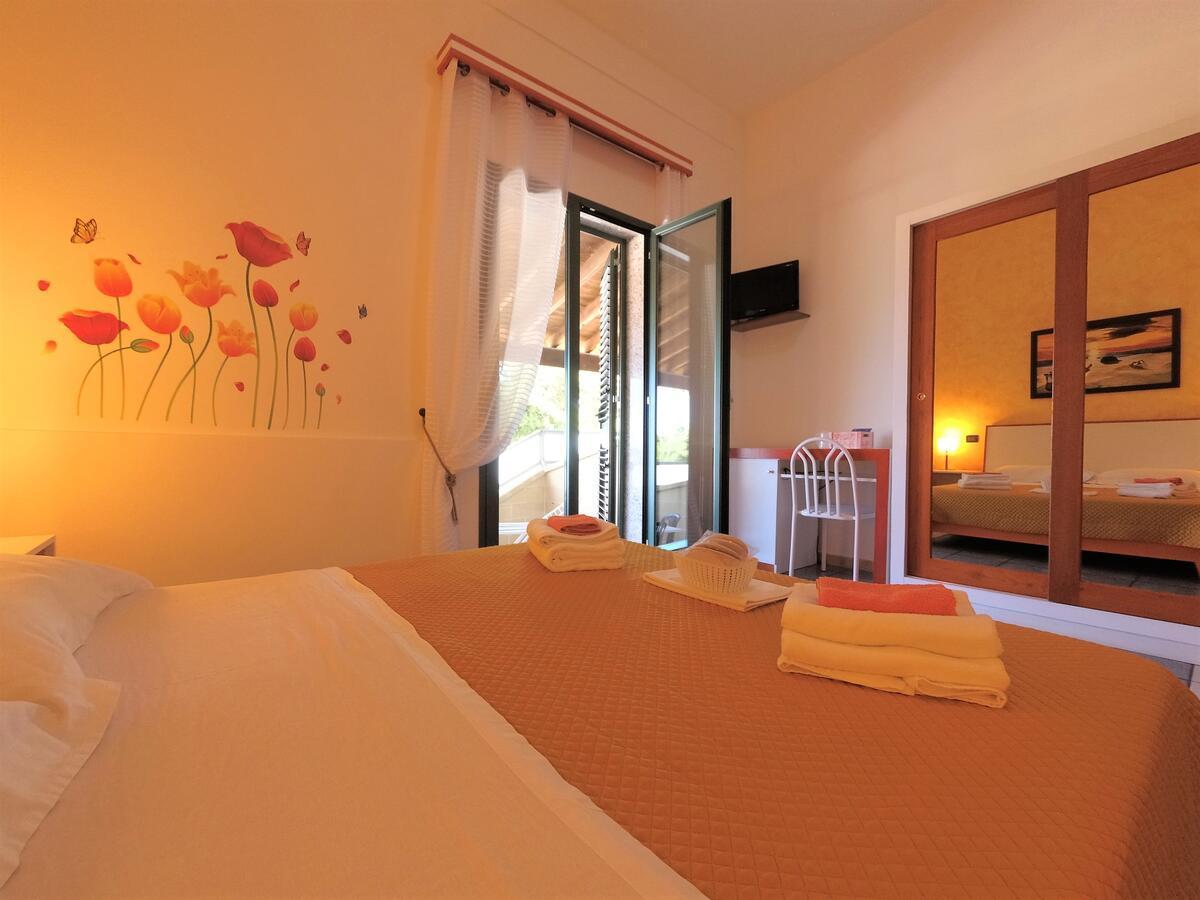 Hotel Alba Chiara Sant'Andrea Salento Buitenkant foto