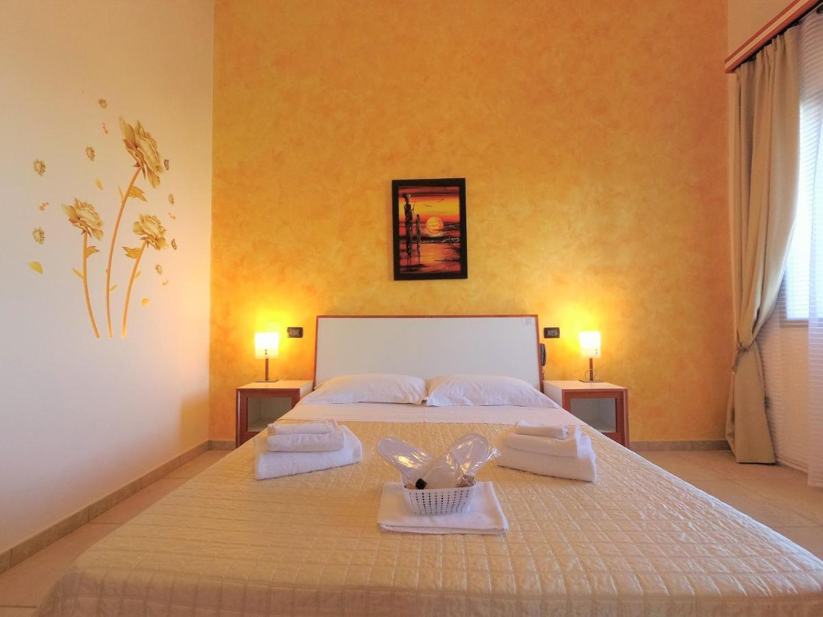 Hotel Alba Chiara Sant'Andrea Salento Buitenkant foto
